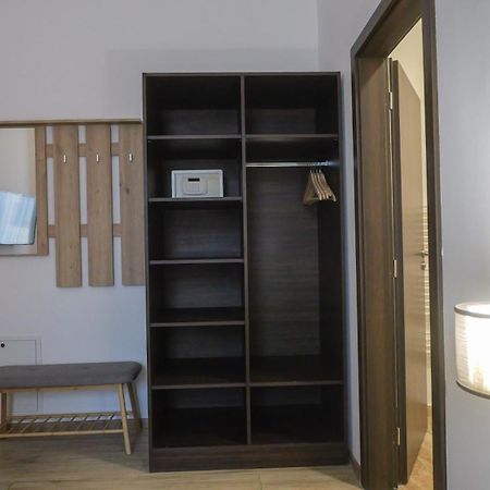 Premium City Centre Bedrooms Presov Ngoại thất bức ảnh