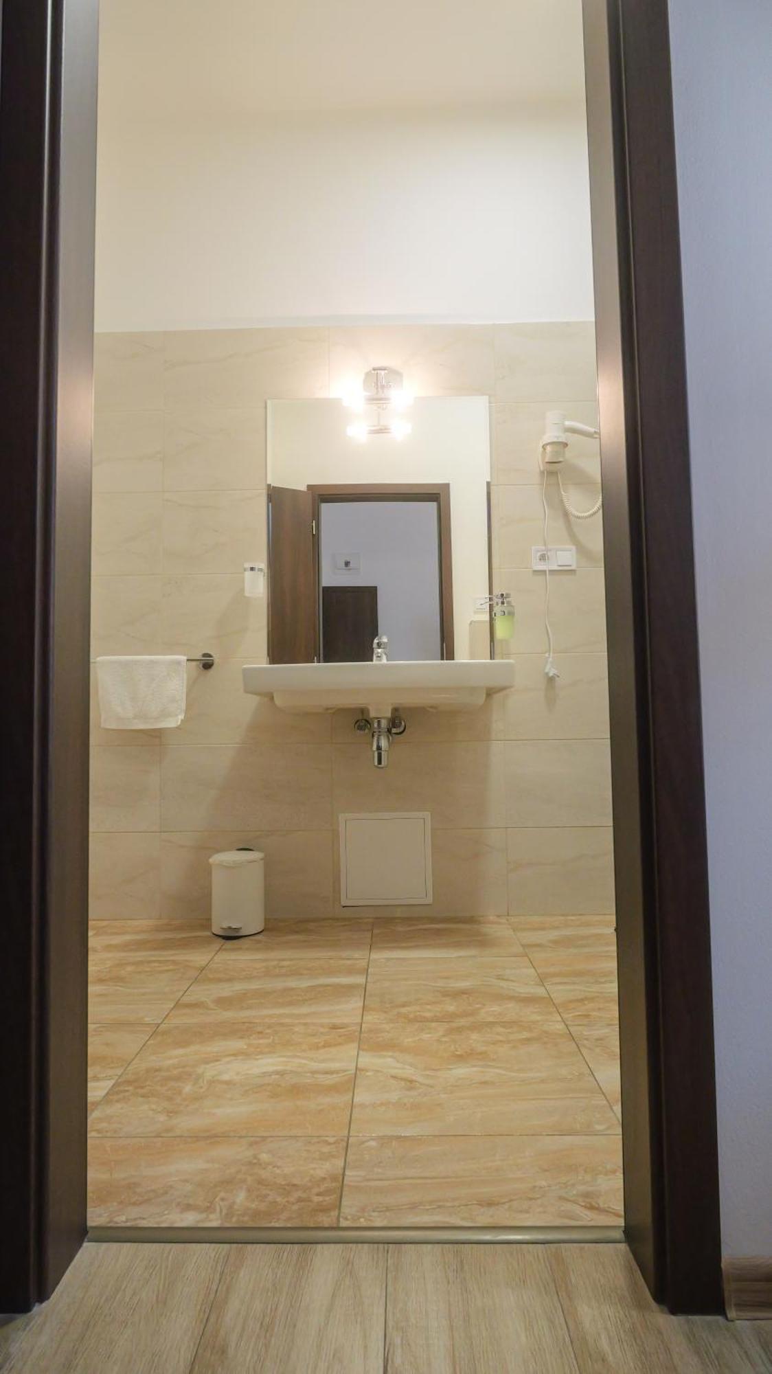 Premium City Centre Bedrooms Presov Ngoại thất bức ảnh